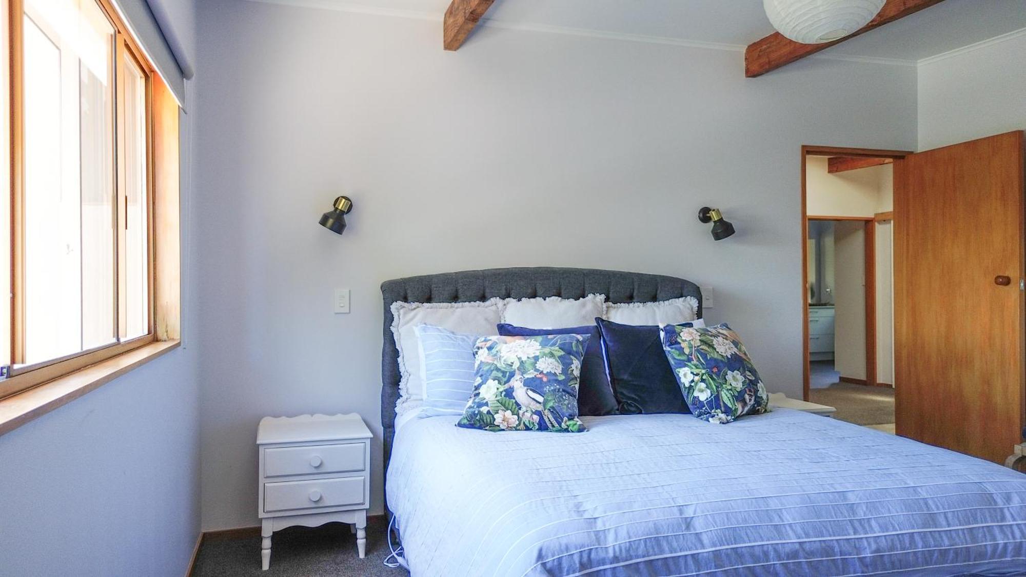 Large, Comfy, Stylish Apartment Havelock North Ngoại thất bức ảnh