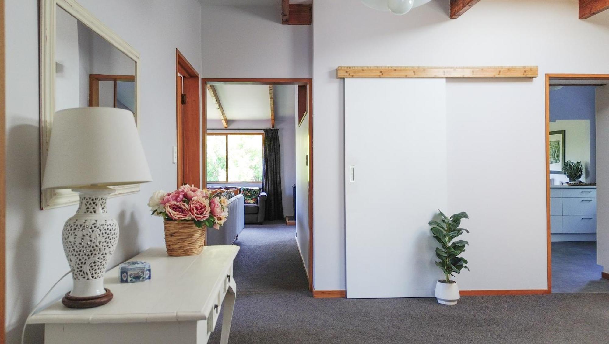 Large, Comfy, Stylish Apartment Havelock North Ngoại thất bức ảnh