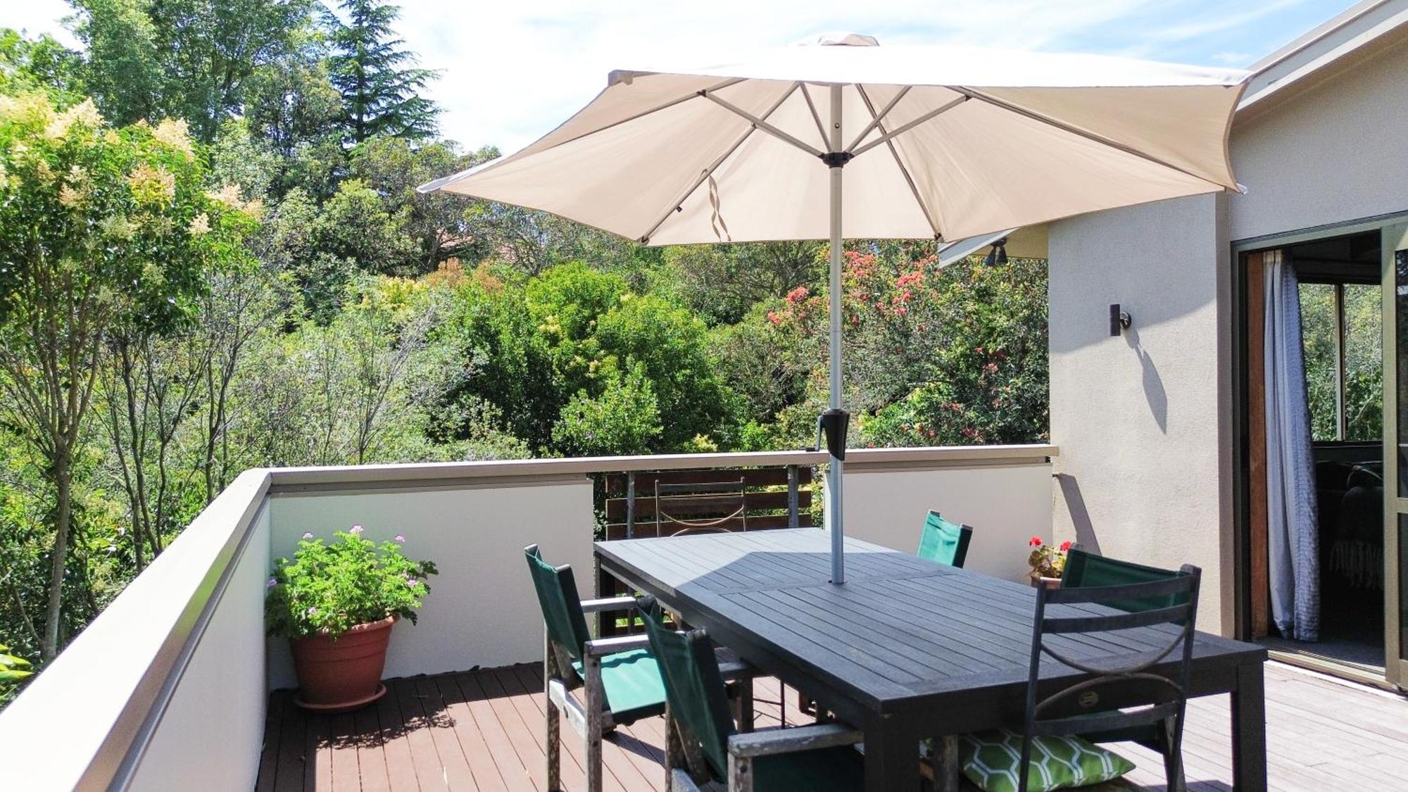 Large, Comfy, Stylish Apartment Havelock North Ngoại thất bức ảnh