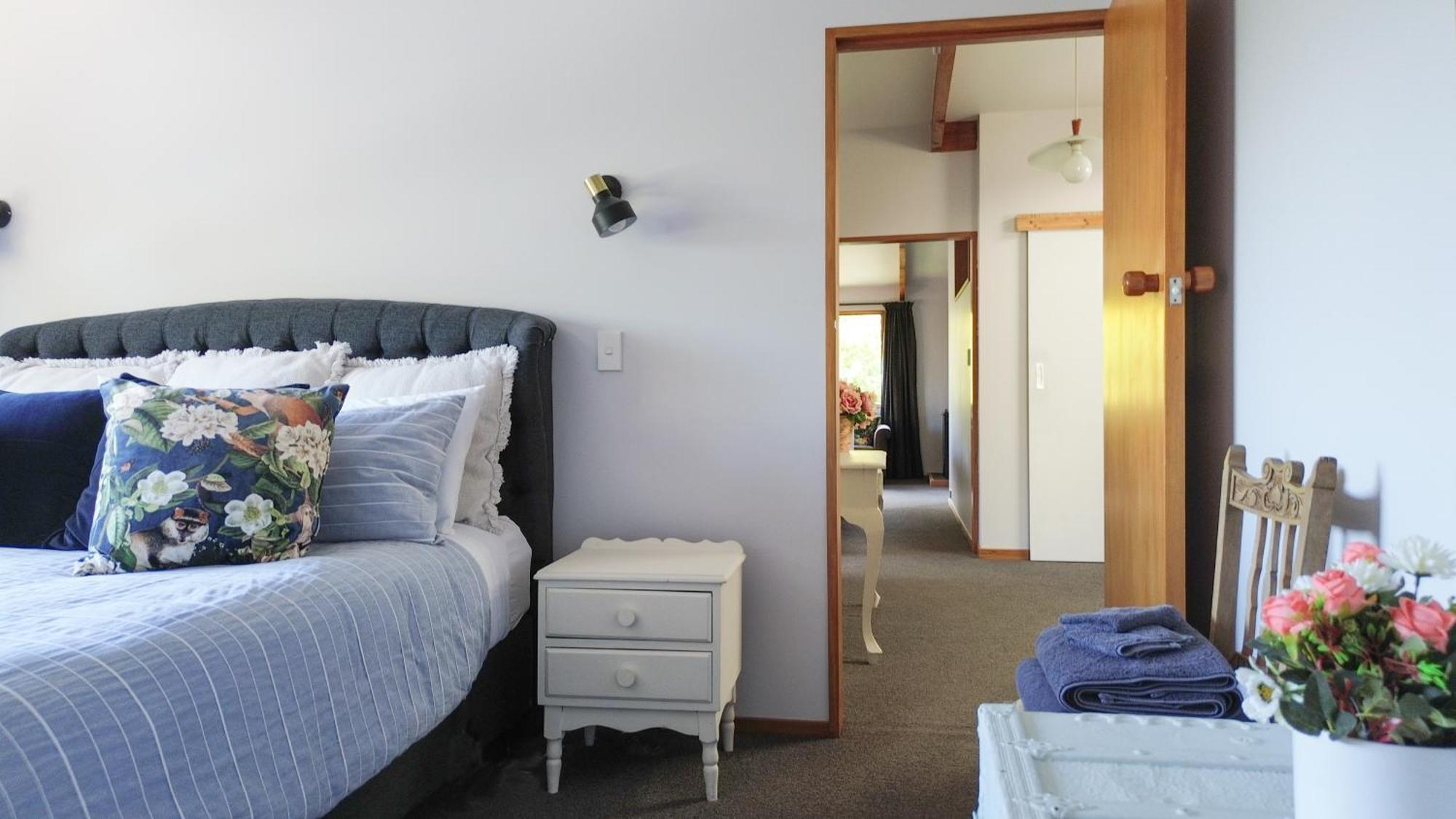 Large, Comfy, Stylish Apartment Havelock North Ngoại thất bức ảnh