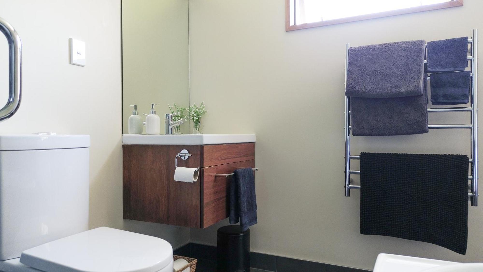 Large, Comfy, Stylish Apartment Havelock North Ngoại thất bức ảnh