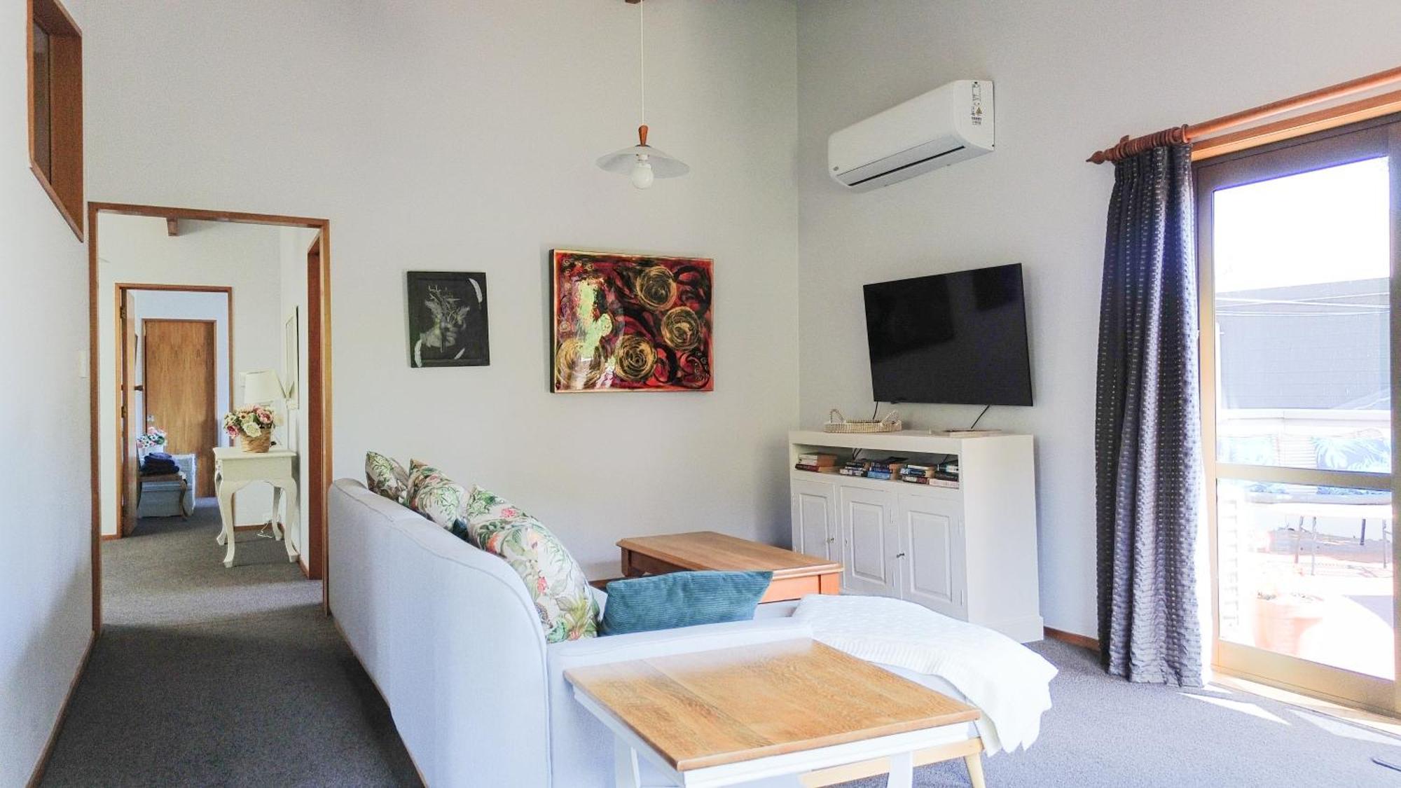 Large, Comfy, Stylish Apartment Havelock North Ngoại thất bức ảnh